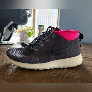 Nike roshe run size 10 worn twice